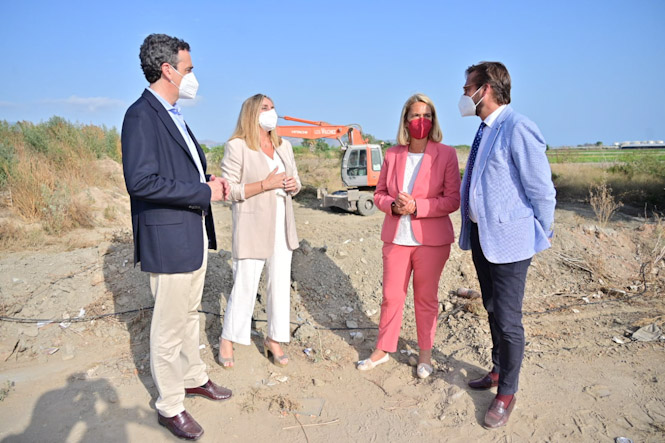 Marifrán Carazo en el lugar donde se iniciarán las obras (JUNTA) 