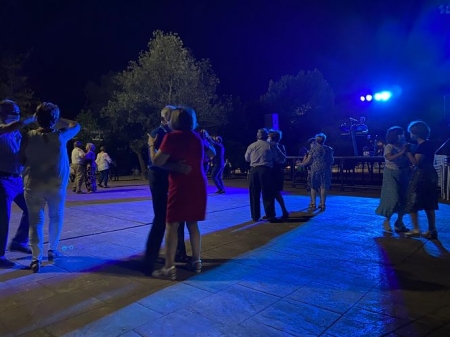 `Baile al fresquito` el mes pasado en Huétor Tájar (AYTO. HUÉTOR TÁJAR) 