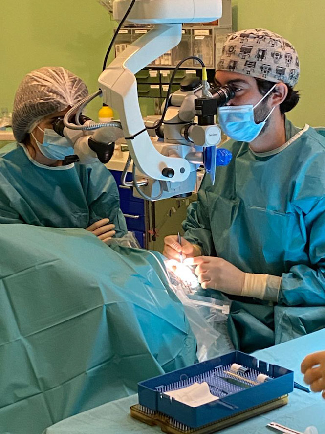 Equipo de Oftalmología del Hospital Virgen de las Nieves (JUNTA) 