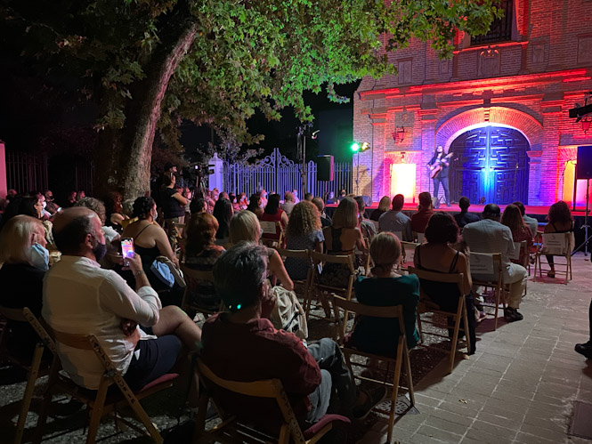 Poesía en el Laurel (AYTO LA ZUBIA) 