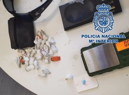 Cocaína dosificada tras una intervención en Granada (POLICÍA NACIONAL) 