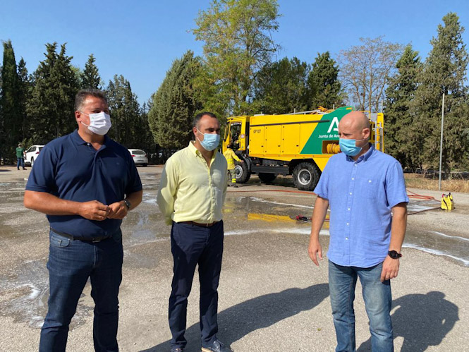 Imagen de la visita de Francisco Rodríguez al COP Infoca (PP) 