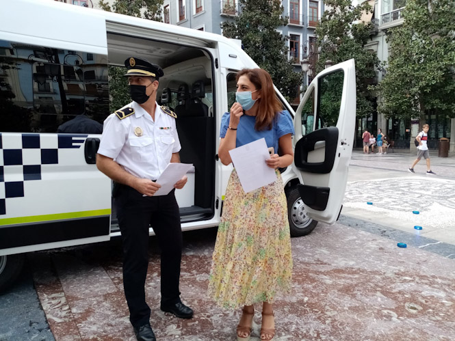 Presentación del nuevo vehículo de atestados (AYTO. GRANADA) 