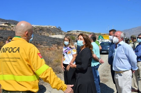 Visita de Carmen Crespo a la zona del incendio de Gualchos (JUNTA)