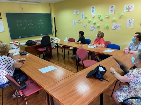 Una clase del CEPER `Elena Martín Vivaldi` en Vegas del Genil (AYTO. VEGAS DEL GENIL) 