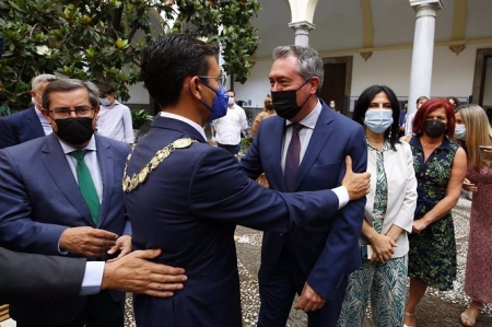 Pleno del Ayuntamiento de Granada para la elección del nuevo alcalde de la ciudad, Francisco Cuenca del PSOE (ÁLEX CÁMARA - EUROPA PRESS) 