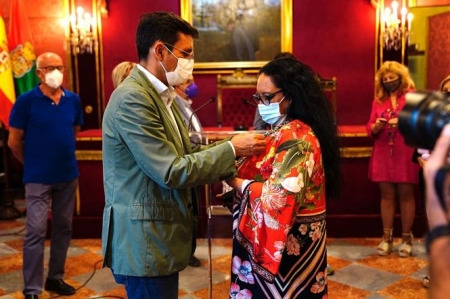 Francisco Cuenca con `La Repompilla` (AYTO. GRANADA) 