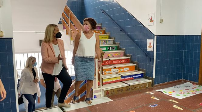 Imagen de la visita a un centro educativo (AYTO. MOTRIL) 