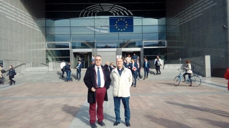 Miembros de la plataforma del Río Castril en Bruselas, en imagen de archivo (PLATAFORMA DEL RÍO CASTRIL) Miembros de la plataforma del Río Castril en Bruselas, en imagen de archivo (PLATAFORMA DEL RÍO CASTRIL)