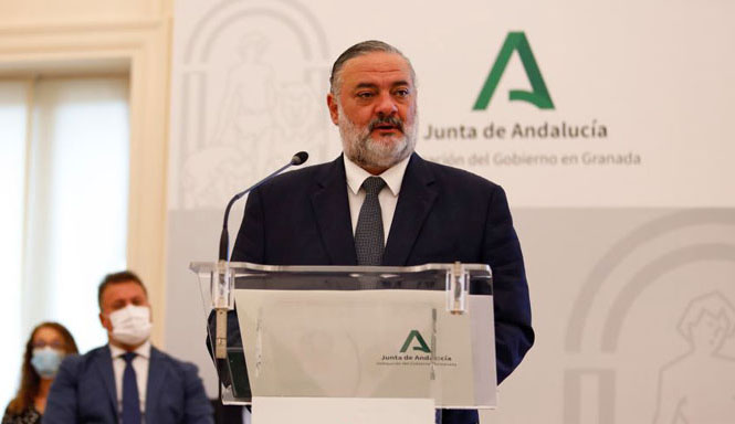 Pablo García durante el desayuno informativo (JUNTA GRANADA)