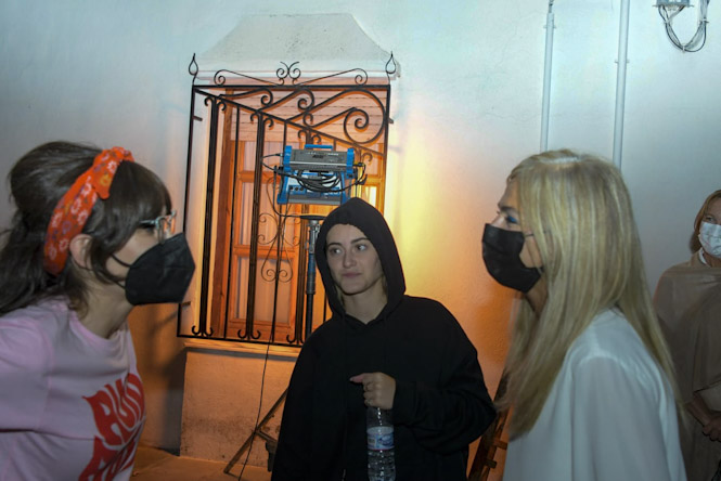 Patricia del Pozo en el rodaje de secaderos (JUNTA)