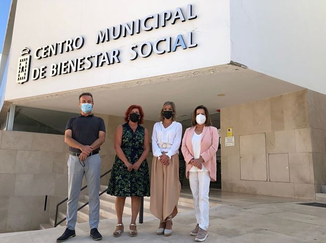 Imagen de la visita a los servicios sociales de Baza (PSOE) 