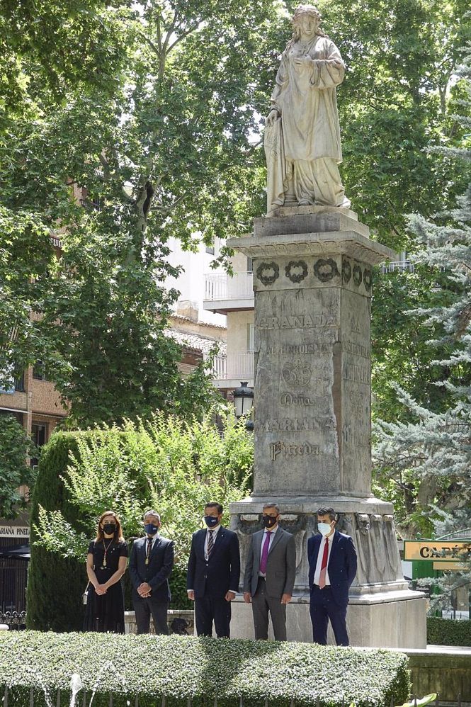 Homenaje a Mariana Pineda en la plaza que lleva su nombre en Granada (AYUNTAMIENTO DE GRANADA)