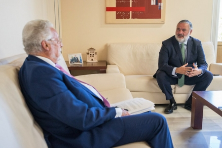 Imagen de la reunión entre Pablo García y Jesús Maeztu (JUNTA)