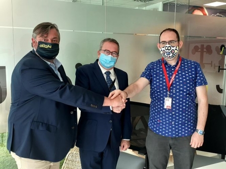 Imagen de la firma del convenio (CCOO) 