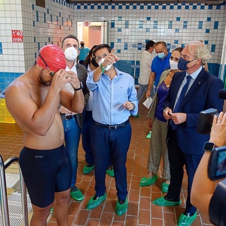 El Ayuntamiento de Granada presenta el sistema Nagi Smartpool instalado en la piscina del Complejo Deportivo Núñez Blanca (AYUNTAMIENTO DE GRANADA) 
