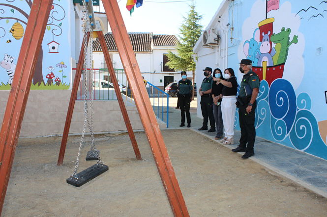 Inmaculada López Calahorro ha visitado el parque infantil de Gobernador (SUBDELEGACIÓN) 