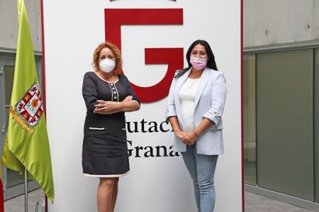 Las diputadas provinciales de Podemos e IU, Alejandra Durán y Mari Carmen Pérez (PODEMOS) 
