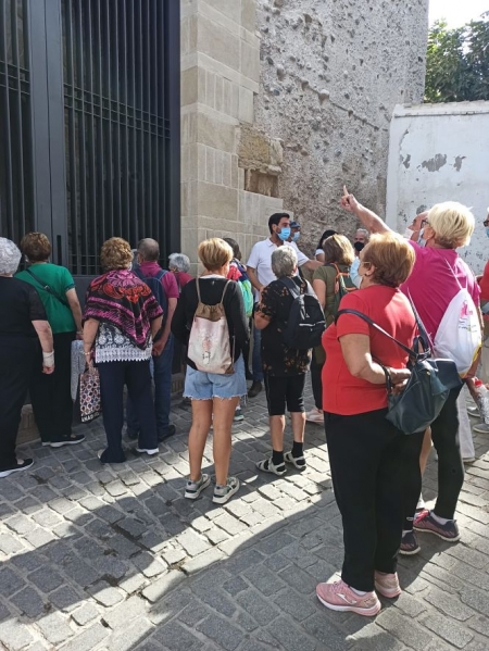 Imagen de la visita a la Dobla de Oror (AYTO. OTURA)