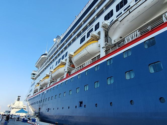 Imagen del crucero atracado en el Puerto de Motril (PUERTO DE MOTRIL)