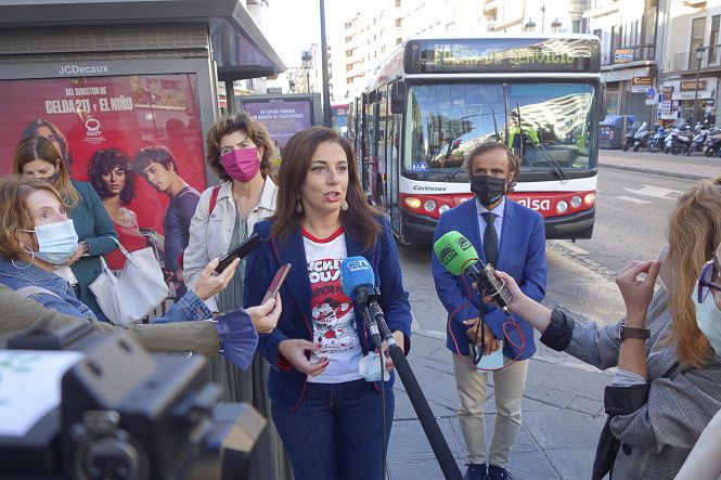 Presentación de las paradas a demanda del Bus Búho (JAVIER ALGARRA / AYUNTAMIENTO) 