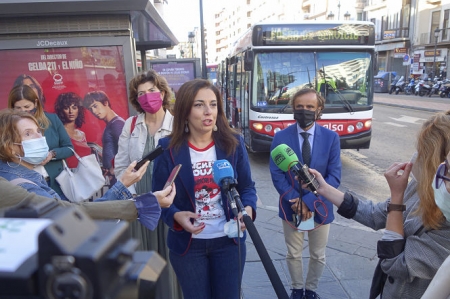 Presentación de las paradas a demanda del Bus Búho (JAVIER ALGARRA / AYUNTAMIENTO) 