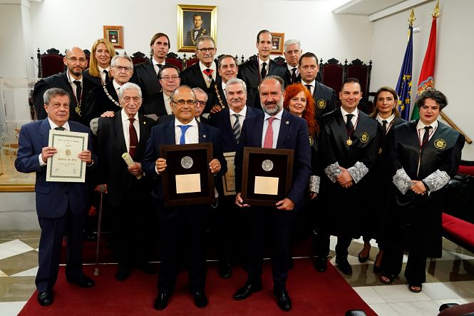 Foto de familia de los galardonados (ICAGR) 