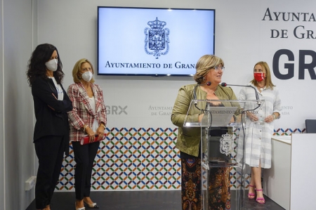 Presentación de la pasarela solidaria de moda (JAVIER ALGARRA / AYUNTAMEINTO)