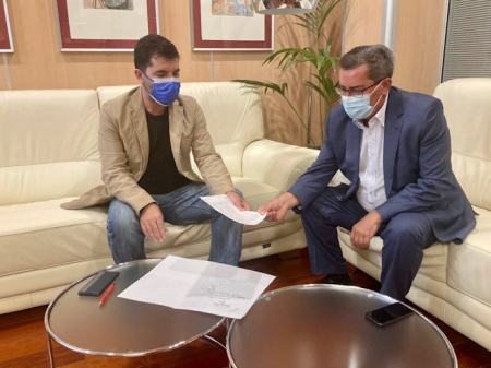 Imagen de la reunión con José Entrena (CCOO) ) 