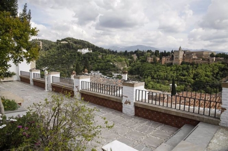 La Mezquita Mayor de Granada vacía por la crisis del coronavirus, en imagen de archivo (ÁLEX CÁMARA - EUROPA PRESS) 