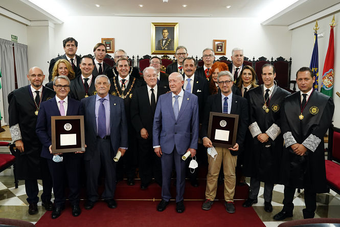Galardonados con los botones de Oro y Plata (COLEGIO DE ABOGADOS) 
