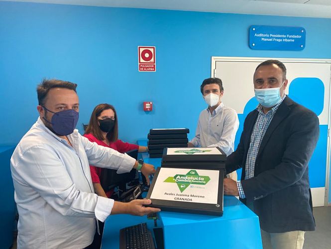 Entrega de los avales (PP) 