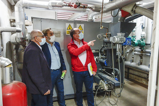 Visita a uno de los colegios de la capital ( JAVIER ALGARRA/ AYUNTAMIENTO)