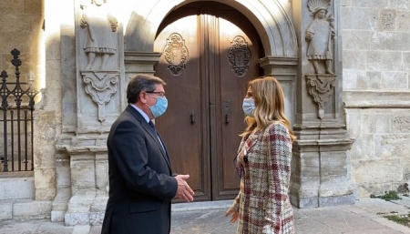 Luis González y Eva MArtín durante la visita a la Capilla Real (PP)