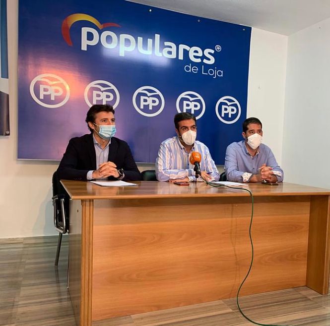 Jorge Saavedra y Joaquín Camacho hoy en Loja junto a Joaquín Ordóñez, diputado provincial del PP (PP)