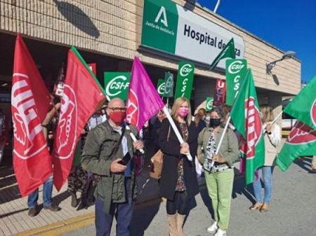 Imagen de la concentración en el hospital de Baza (UGT)
