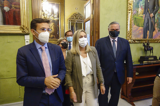 Imagen de la visita de Marifrán Carazo (JAVIER ALGARRA / AYUNTAMIENTO) 