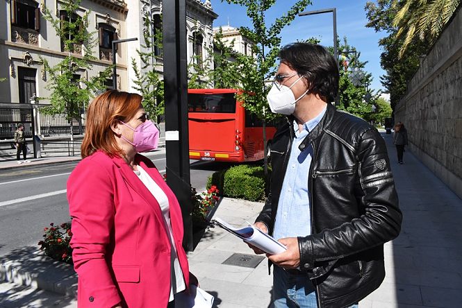 Mari Carmen Pérez y Manuel Ortiz (IU)