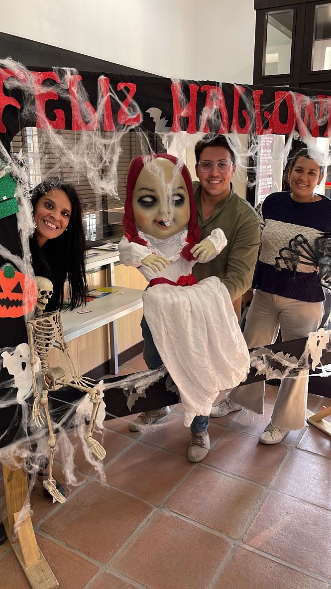 Imagen de la preparación de `La noche del terror` en el Ayuntamiento gabirr (AYTO. LAS GABIAS)