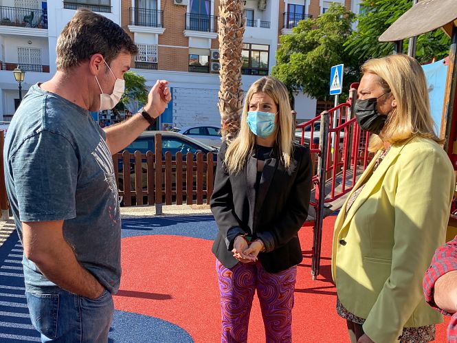 Imagen de la visita a un Parque Infantil (AYTO. MOTRIL)
