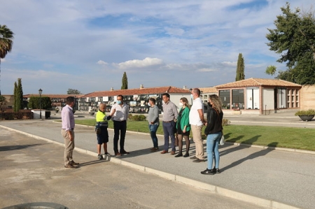 Imagen de la visita al cementerio (AYTO. ALHENDÍN) Imagen de la visita al cementerio (AYTO. ALHENDÍN)