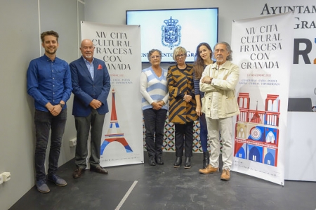 Presentación de la ‘Cita cultural francesa con Granada’ (JAVIER ALGARRA / AYUNTAMIENTO)