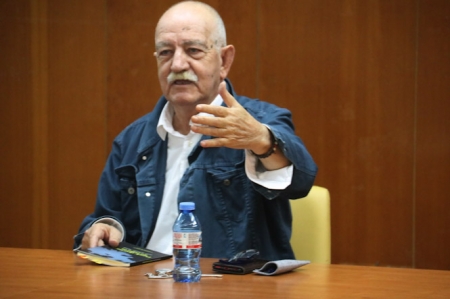 El escritor Tomás Hernández ha presentado su libro en Almuñécar (AYTO. ALMUÑÉCAR) El escritor Tomás Hernández ha presentado su libro en Almuñécar (AYTO. ALMUÑÉCAR)