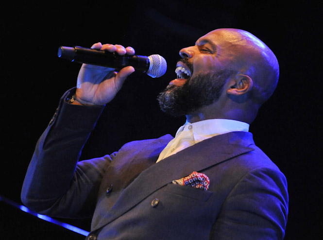 Imagen de la actuación de Myles Sanko (JAZZ GRANADA)