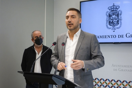 Presentación del documental dedicado a la cerámica granadina (JAVIER ALGARRA / AYUNTAMIENTO)