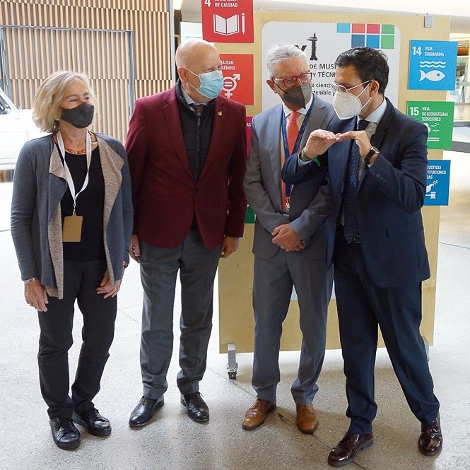 El alcalde de Granada, Francisco Cuenca, asiste a la inauguración de la XII Reunión de Museos de Ciencia y Técnica de España (AYUNTAMIENTO DE GRANADA) 