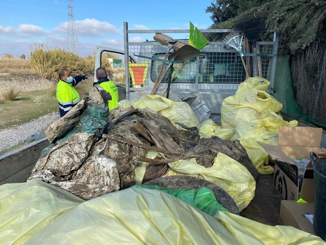 Limpieza del río Dílar celebrada esta mañana (AYTO. VEGAS DEL GENIL)
