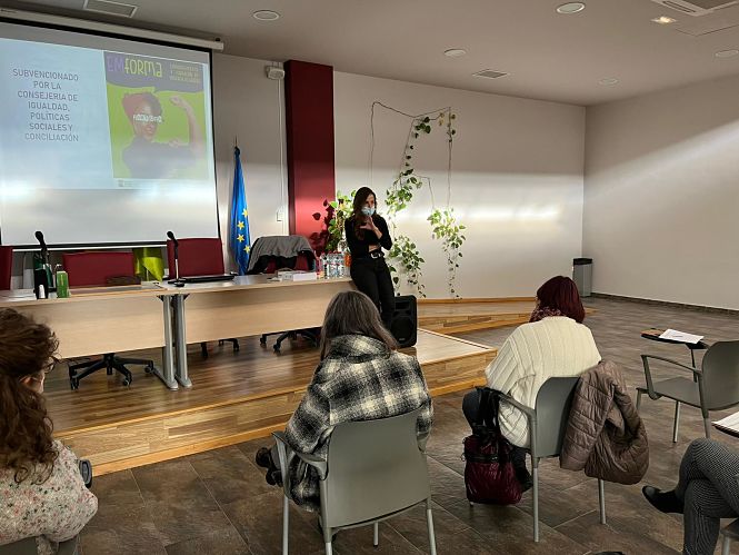 Taller de empoderamiento para mujeres celebrado en Huétor Tájar (AYTO. HUÉTOR TÁJAR)