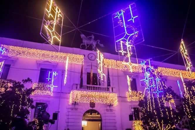 Granada ha inaugurado el alumbrado navideño (JOSÉ VELASCO) 