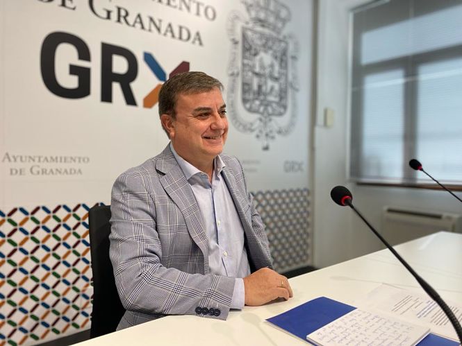 El concejal del PP en el Ayuntamiento de Granada, Francisco Fuentes en rueda de prensa (PP)